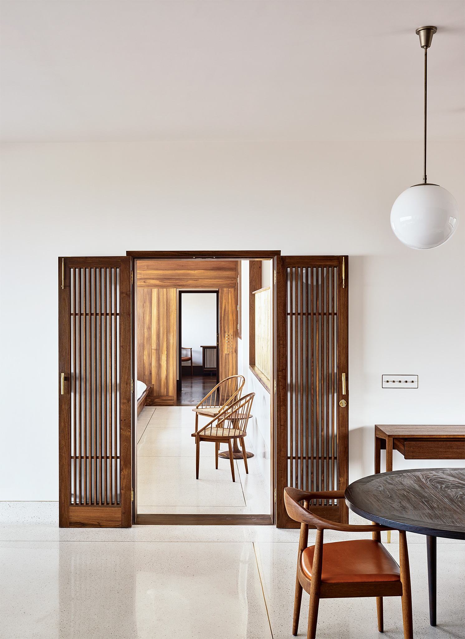 E16581 Alpa 056333p SCREEN